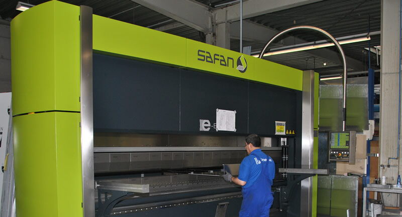 Kantung eines Aluminiumbleches
